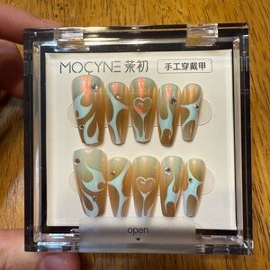 MOCYNE Brown and Blue Nail Set